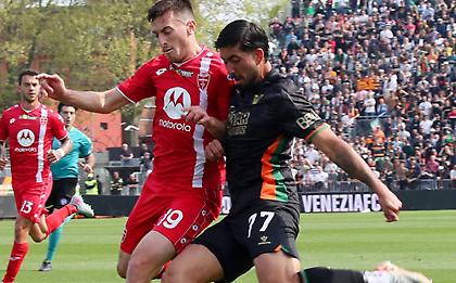 Φιλί ζωής για τη Βενέτσια που συνεχίζει να ελπίζει