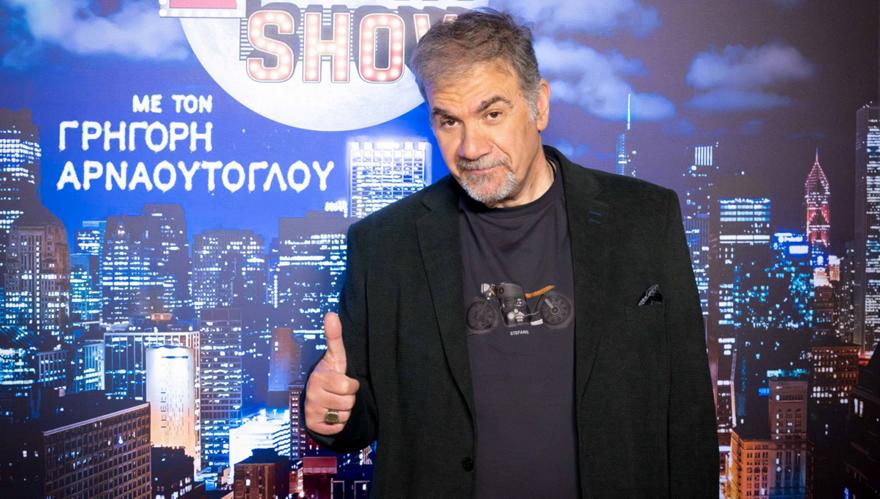 Δημήτρης Σταρόβας: «Στην κιθάρα έχω επανέλθει κατά 95%, στην ομιλία 70%. Όταν μιλάω πολύ νιώθω σαν να έσκαβα»