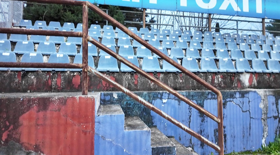 «Όπου υπάρχει Ελλάδα»: Εικόνες εγκατάλειψης στο εθνικό στάδιο Κέρκυρας