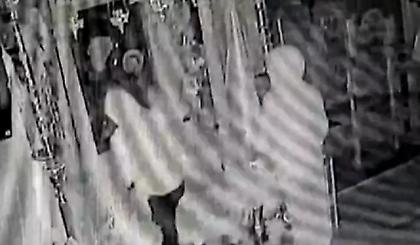 Θεσσαλονίκη: Διαρρήκτες πήραν τάματα από εικόνα της Παναγίας