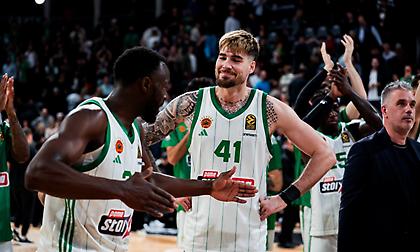 Ο Χουάντσο αντέδρασε για το βραβείο του κορυφαίου αμυντικού στηρίζοντας τον Γκραντ-Η απάντηση του Αμερικανού