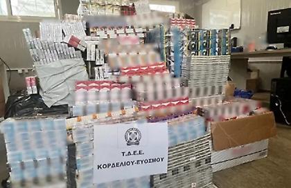 Θεσσαλονίκη: Συνελήφθη 61χρονος που κατείχε 15.000 λαθραία πακέτα τσιγάρα και συσκευασίες καπνού