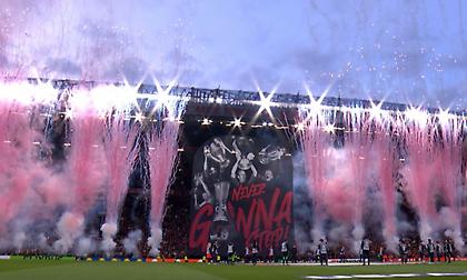 Δεν καταλαβαίνουν από «σφαλιάρες» οι οπαδοί της Γιουνάιτεντ: «Never gonna stop»