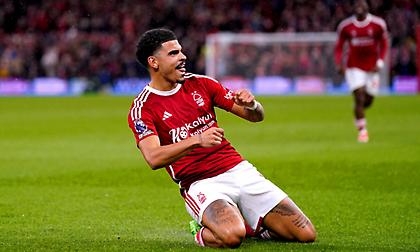 Φαβορί για την απόκτηση του Γκιμπς-Γουάιτ η Μάντσεστερ Σίτι