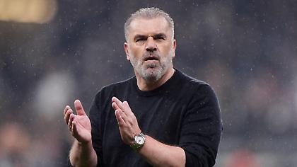 Ποστέκογλου: «Δυστυχώς θα πρέπει να με ανεχτούν για λίγο ακόμα»