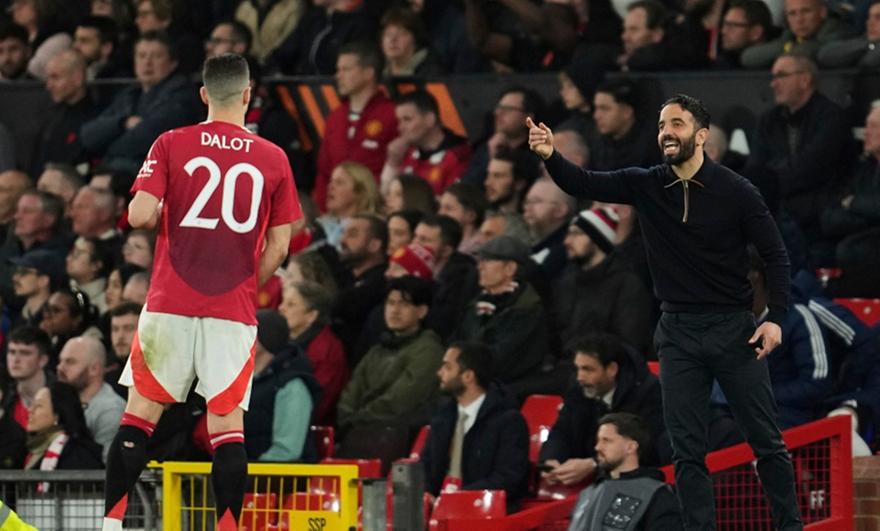 Αμορίμ: «Ποτέ δεν τελειώνει τίποτα! Έμπνευση για την ανατροπή ο τελικός του 1999» Αμορίμ: «Ποτέ δεν τελειώνει τίποτα! Έμπνευση για την ανατροπή ο τελικός του 1999»