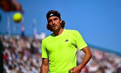 Άδοξος αποκλεισμός για τον Τσιτσιπά στη Βαρκελώνη: Αποχώρησε από την αναμέτρησή του με τον Φις