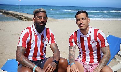 Ροντινέι και Τσικίνιο εύχονται «Καλό Πάσχα» από την παραλία