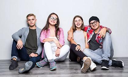 Youth Pass: Δεκάδες χιλιάδες νέοι έχουν κάνει αίτηση για την ψηφιακή χρεωστική κάρτα των 150€