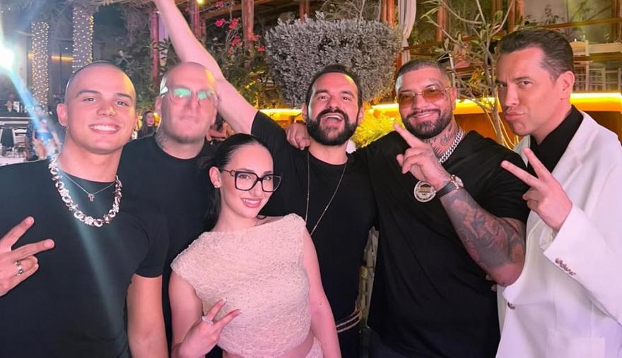 Έγινε του... Ντουμπάι! Ο χορός του Αρσενάκου με την Κλαυδία και το γλέντι υπό τους ήχους του Αργυρού