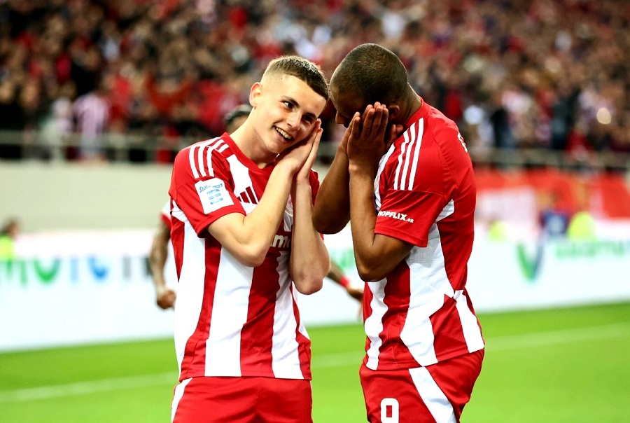 Ο Μεντιλίμπαρ έπιασε κορόιδο τον Αλμέιδα κι ο Ολυμπιακός έβαλε 5 γκολ στην ΑΕΚ