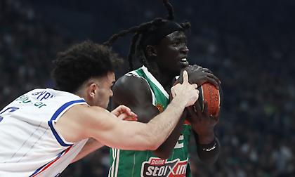 Με ενοχλήσεις στο γόνατο ο Γκέιμπριελ, αλλά παρέμεινε στο ματς!