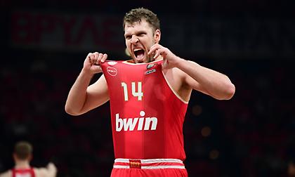 Βεζένκοφ για τις ιαχές MVP του κόσμου: «Κανένα σχόλιο»