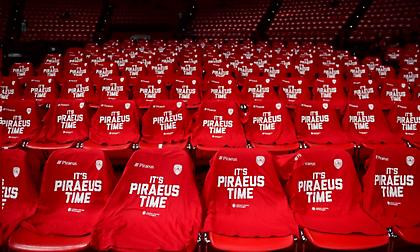 Εντυπωσιακά πλάνα από το κατακόκκινο ΣΕΦ!