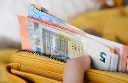 Οι «κόφτες» των νέων επιδομάτων σε συνταξιούχους και ενοικιαστές