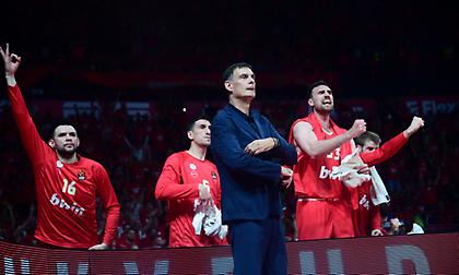 Μπαρτζώκας στους παίκτες του: «Κάναμε απλά το πρώτο βήμα, το παιχνίδι της Παρασκευής θα είναι πολύ πιο δύσκολο»