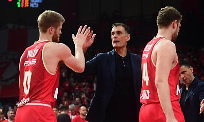 Ζέρβας: «Αυτά έκριναν τη νίκη του Ολυμπιακού - Περιμένω περισσότερο ζώνη από τη Ρεάλ αύριο»