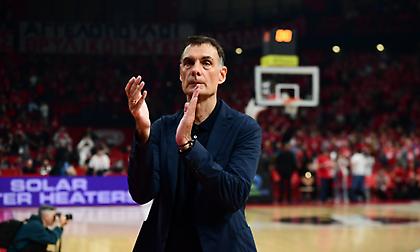 Μπαρτζώκας: «Ο Ναν πιθανώς να άξιζε το βραβείο του MVP, αλλά εγώ θα επέλεγα τον Βεζένκοφ»