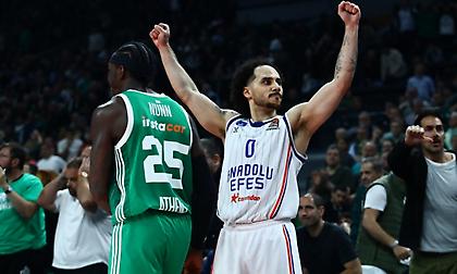 Ένταση με οπαδούς της Εφές και του Παναθηναϊκού στο φινάλε του Game 2 στο ΟΑΚΑ!