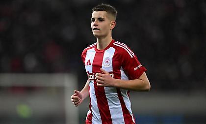 Νέα διάκριση για Μουζακίτη: Έβδομος στον κόσμο στη λίστα με τα καλύτερα αμυντικά χαφ κάτω των 20!