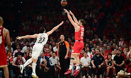 Τα highlights από το 2-0 του Ολυμπιακού ενάντια στη Ρεάλ Μαδρίτης