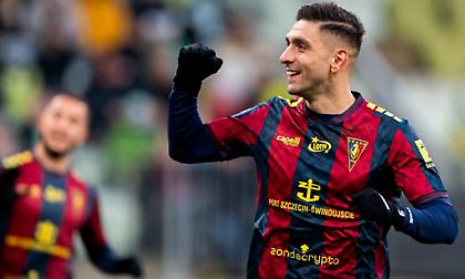 Αποθέωση για τον Κουλούρη - «Κάνε στην άκρη Δία, υπάρχει άλλος Έλληνας θεός»