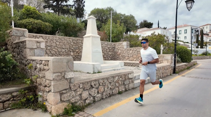 «Όπου υπάρχει Ελλάδα»| Ένας τριαθλητής γεννημένος στο νησί