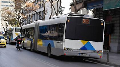 Περιστέρι: Λεωφορείο συγκρούστηκε με Ι.Χ. – Τρεις τραυματίες