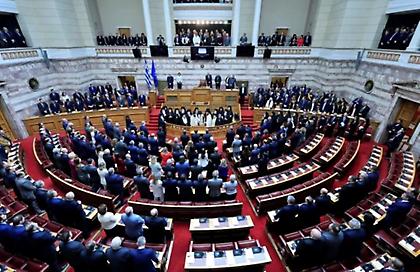 Στη Βουλή διαβιβάζεται η δικογραφία για τα Τέμπη για τυχόν ευθύνες Καραμανλή και Σπίρτζη