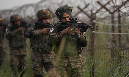 Ινδία: «Πράσινο φως» στον στρατό για αντίποινα μετά το μακελειό στο Κασμίρ