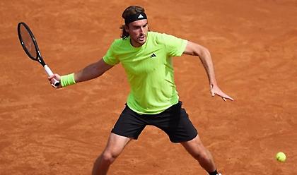 Πρόωρο «αντίο» στο Madrid Open από τον… διπρόσωπο Τσιτσιπά!