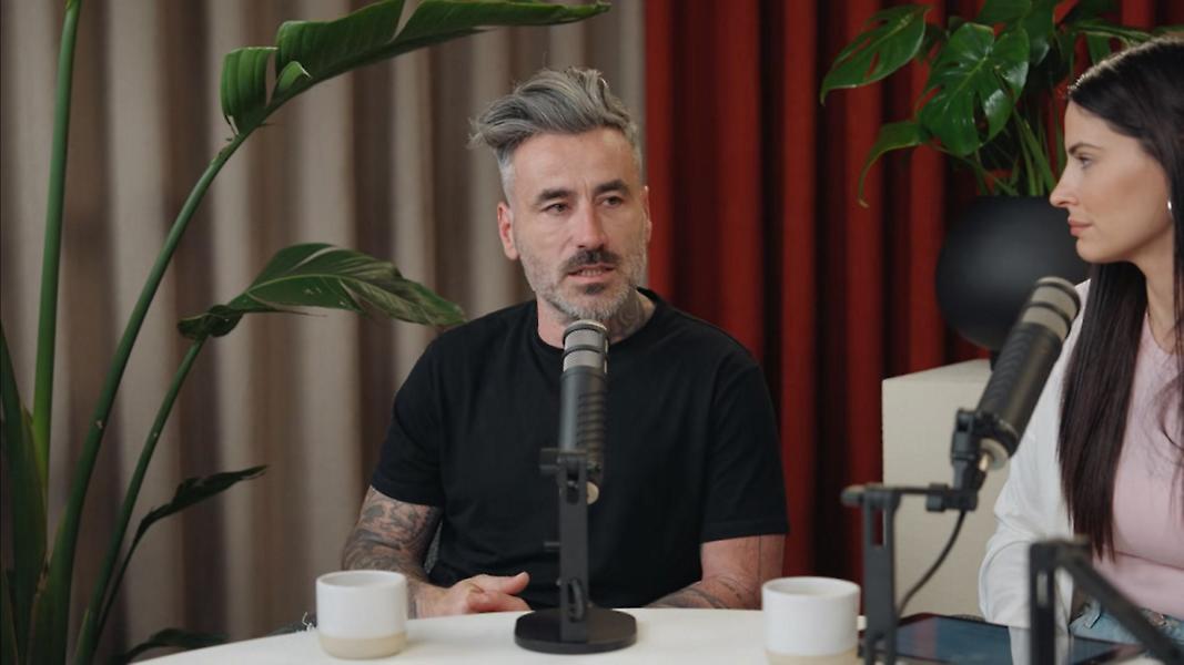 Γιώργος Μαυρίδης: Η τραγική παιδική του ηλικία με τον εθισμένο πατέρα του, τη βία και την τρόμο που έζησε μεγαλώνοντας