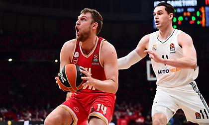 Χεζόνια για Βεζένκοφ: «Είσαι χαζός αν νομίζεις πως θα βγεις στο παρκέ να τον σταματήσεις»!