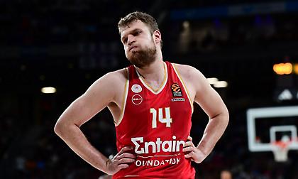 Βεζένκοφ: «Δεν είναι δικαιολογία η απουσία του Φουρνιέ, να τελειώσουμε την Πέμπτη τη σειρά»