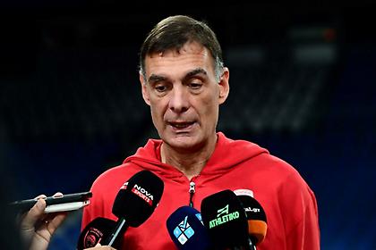 Μπαρτζώκας: «Ίσως παίξει στο 4ο ματς ο Φουρνιέ - Να είμαστε πιο επιθετικοί στην άμυνα»