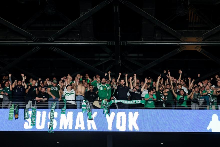 Η δυναμική παρουσία των φιλάθλων του Παναθηναϊκού στα... ορεινά του «Basketball Development Center»