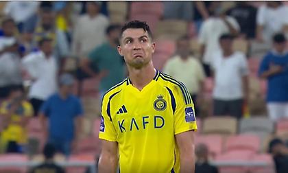 Μονόλογος και χειρονομίες στο κέντρο του γηπέδου: Η αντίδραση του Ρονάλντο μετά τον οδυνηρό αποκλεισμό της Αλ Νασρ