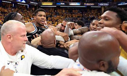 Διαφώνησαν Μπάρκλεϊ και Σακ για την ένταση στην Ιντιάνα: «Ηλίθιος ο πατέρας του Χαλιμπέρτον - Κάτι του είπε ο Γιάννης»