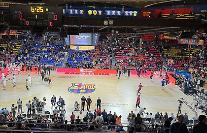 Μισοάδειο το «Παλάου Μπλαουγκράνα» για το Μπαρτσελόνα-Μονακό