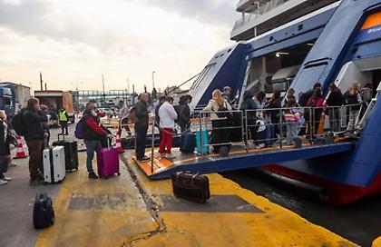 Καμμία αύξηση στα ακτοπλοϊκά εισιτήρια - Σταθερές τιμές όλο το καλοκαίρι ανακοίνωσε ο Κικίλιας