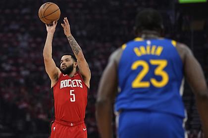 Οι Ρόκετς διέλυσαν τους Γουόριορς και έμειναν «ζωντανοί» στη σειρά!