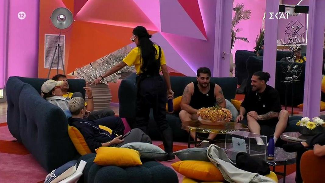 Big Brother: Η παίκτρια που πήρε βαριά την υποψηφιότητα, τα λεφτά, τα ψώνια, η ένταση και ο... βρωμοπόδαρος