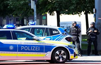 Γερμανία: Αυτοκίνητο έπεσε πάνω σε πλήθος στη Στουτγάρδη - Τρεις τραυματίες