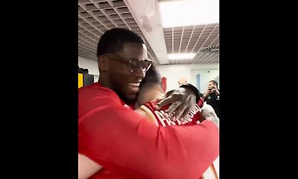 Ολυμπιακός: Η πρόκριση στο Final Four μέσα από τα γυαλιά του Ράιτ και η τρομερή ατάκα του Παπανικολάου!