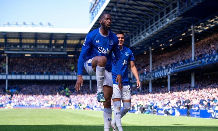 Αποχαιρετά το «Γκούντισον Παρκ» διασκεδάζοντας η Έβερτον, τρέλες από τον Βάρντι στο Λέστερ!