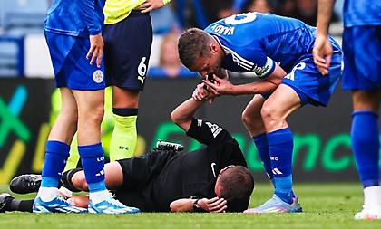 Επικός Βάρντι: Τραυματίστηκε ο διαιτητής και του πήρε τη σφυρίχτρα για να διακόψει το ματς!