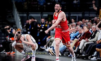 «Τι κάνεις ρε αλάνι Παπανικολάου;»: Η επική περιγραφή της πρόκρισης του Ολυμπιακού από Ζέρβα στον bwinΣΠΟΡ FM 94,6!