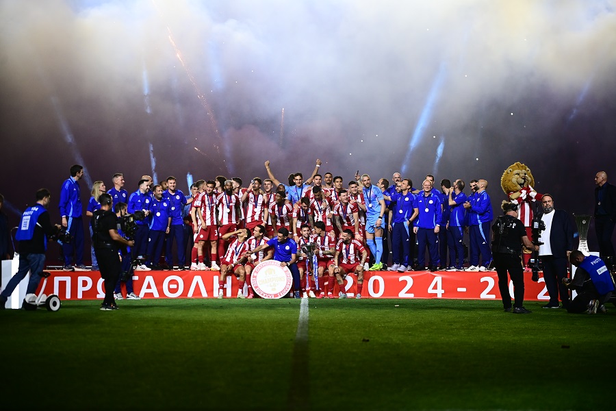 Olympiacos: Fiesta for the 48th Championship