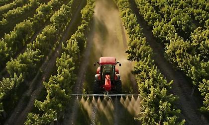 Άνδρας έχασε τη ζωή του όταν καταπλακώθηκε από τρακτέρ στη Χαλκιδική