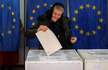 Επανάληψη των προεδρικών εκλογών στη διχασμένη Ρουμανία - Φαβορί η ακροδεξιά